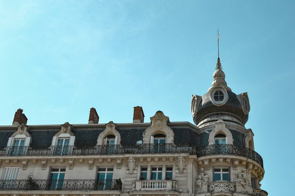 How Can Fintech Enhance the Efficiency of Real Estate Transactions in the UK?