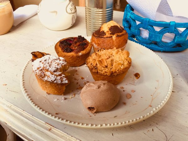 What's the Best Technique for a Moist Lemon and Poppy Seed Loaf with Glaze?